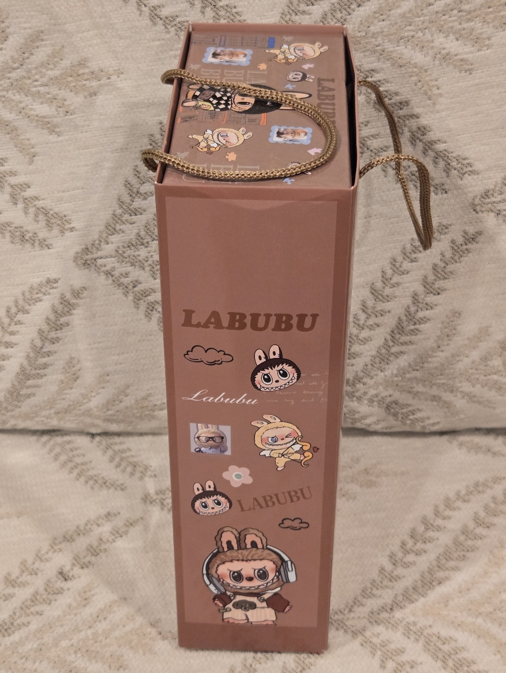NIB - Labubu Theme Thermos Gift Set with Matching Mugs in Tan and White Color - Picture 5 of 10